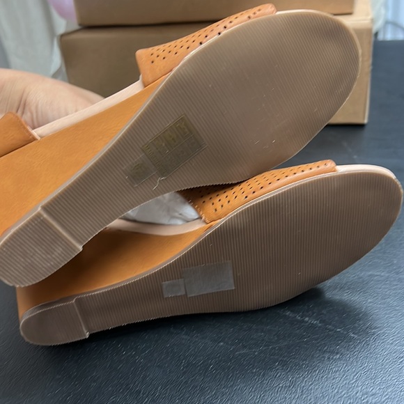 Journee Collection Women Wedge Heel Cut Out Sandals Aretha Size US 6.5 Cognac - Picture 7 of 8